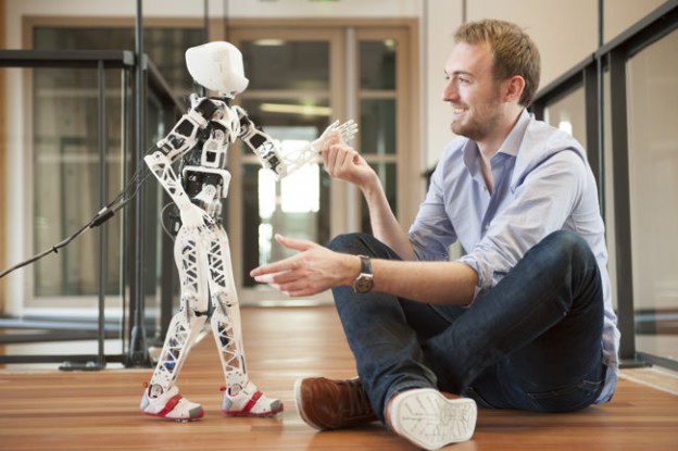 Poppy-robot-3D-open-source-qui-va-vous-faire-aimer-la-robotique